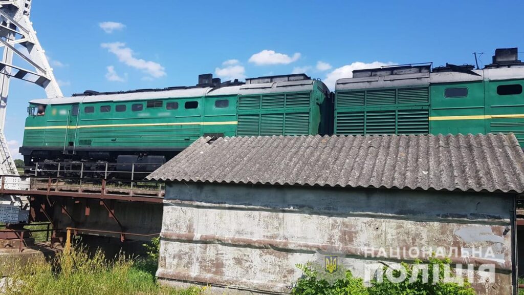 У Чернівцях поліцейські встановлюють обставини загибелі чоловіка на залізничній колії