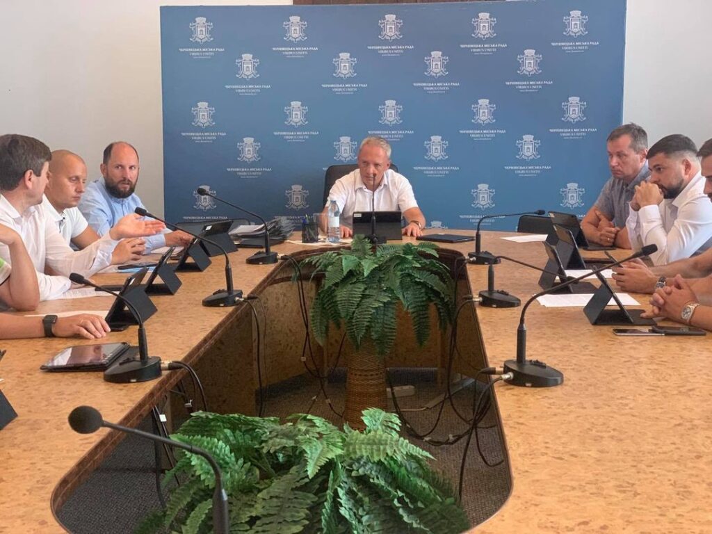 У Чернівцях медикам, які через роботу перехворіли на коронавірус, виплатять компенсації