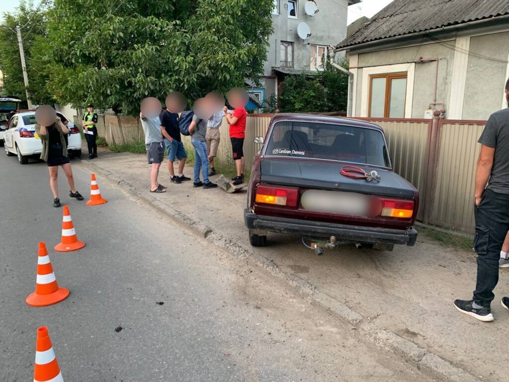 У Чернівцях водій “під кайфом” скоїв ДТП