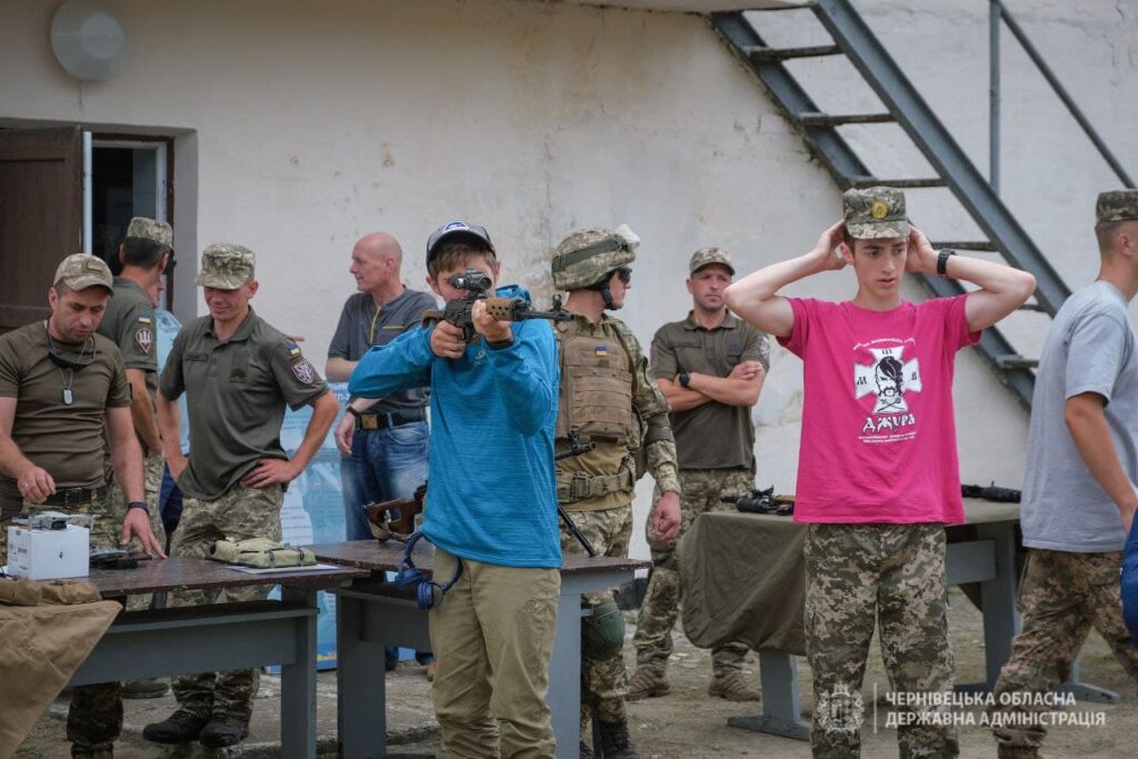 Буковинські старшокласники зможуть під час осінніх канікул пройти військовий вишкіл