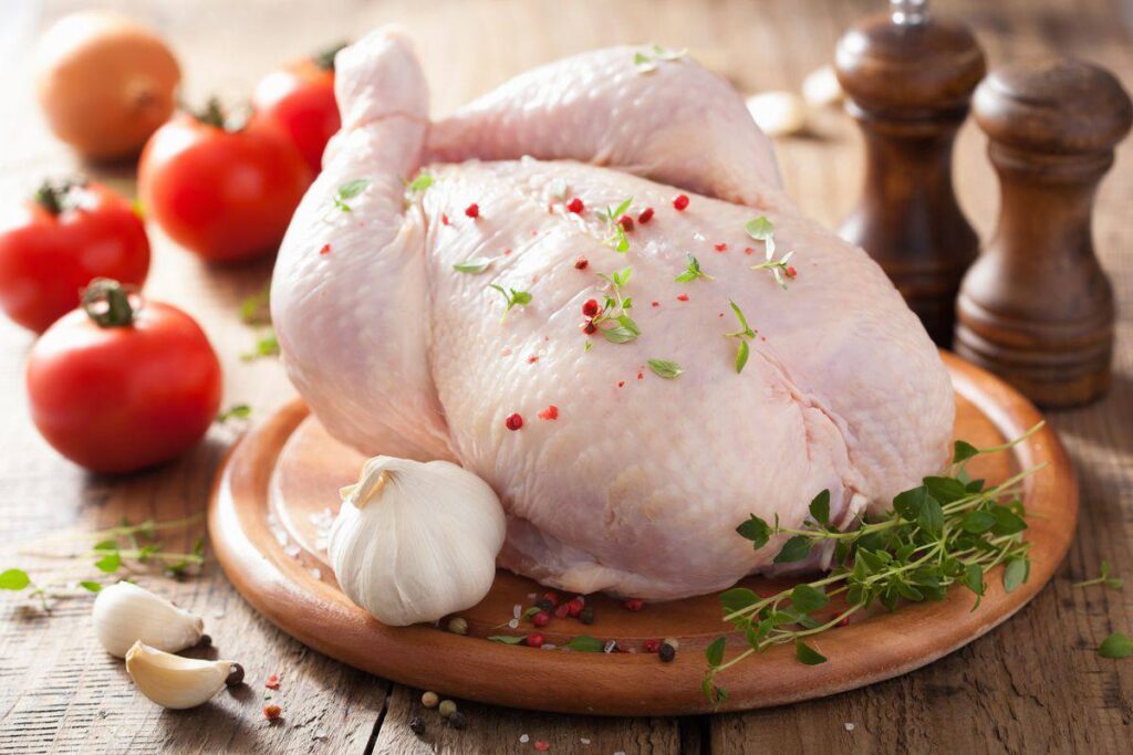 У курячому м’ясі, яке експортувалося з Польщі, виявлено сальмонелу