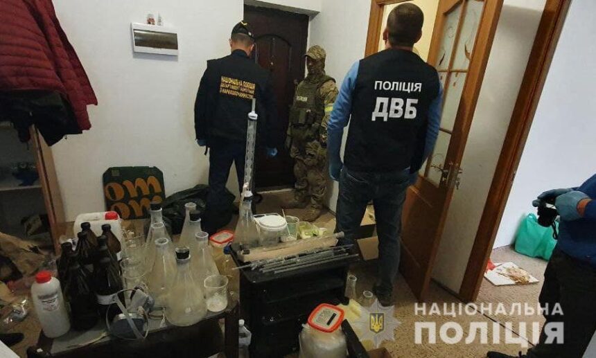 У Чернівцях поліцейські викрили групу наркоторговців. До їх затримання залучали спецпідрозділ “КОРД”