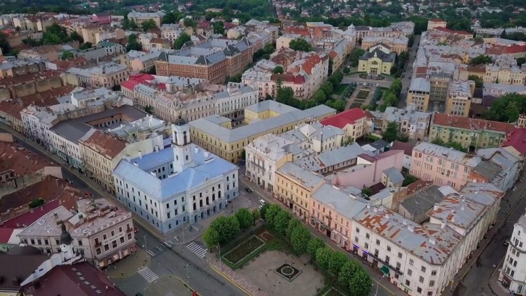 Роман КЛІЧУК: “Чернівці впевнено піднялися вже за цей рік у рейтингу “Найкращі міста для ведення бізнесу” за версією Forbes”