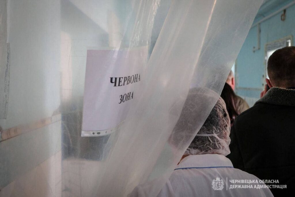 Із 24 жовтня на Буковині посилили карантинні заходи. Які заборони діятимуть і для кого?