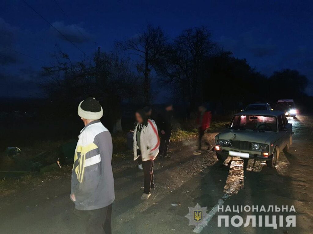 На Буковині після зіткнення автомобіля з мотоблоком травмувалося двоє людей