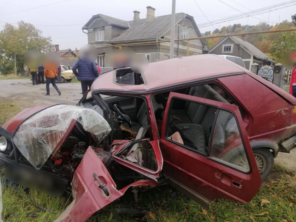 ДТП у Чернівцях: травмувалося троє людей