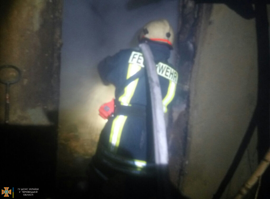 У Колінківцях під час пожежі в літній кухні загинула 83-річна жінка
