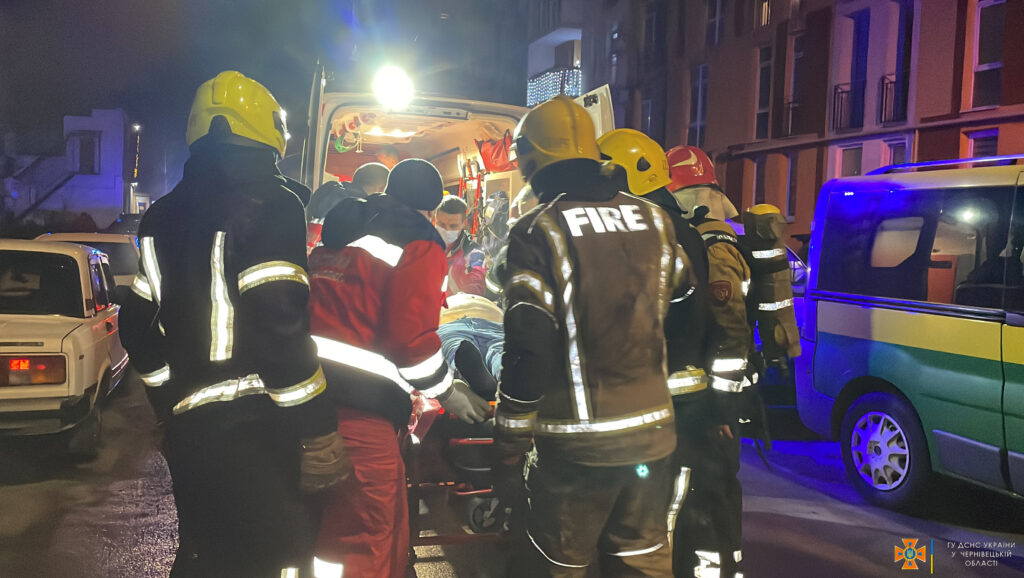 Пожежа на Воробкевича у Чернівцях: у вогні ледь не загинула власниця квартири