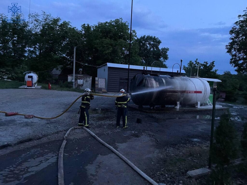 На Буковині горіла АЗС. Травмувалося двоє людей
