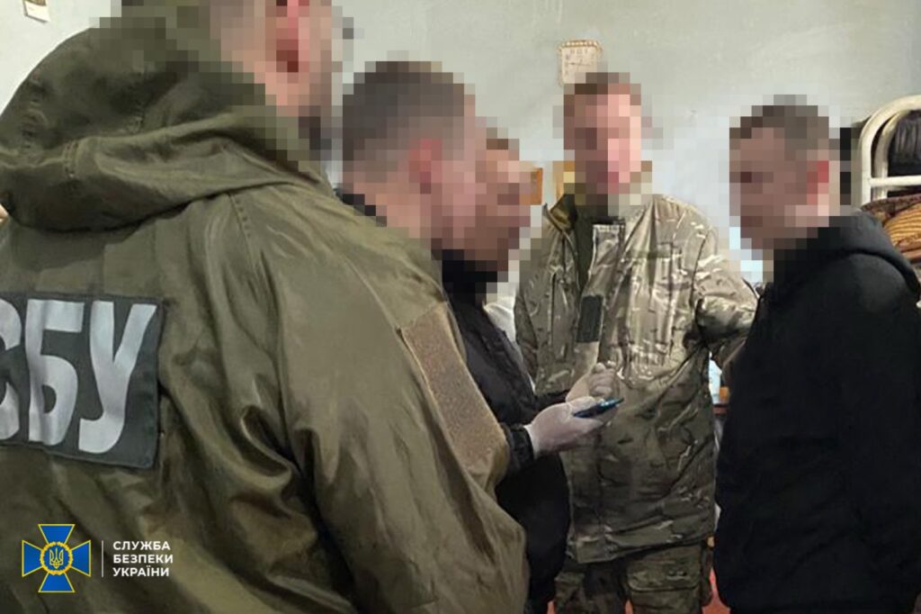 За матеріалами СБУ ще 16 років за ґратами проведе рецидивіст, який з тюрми працював на фсб