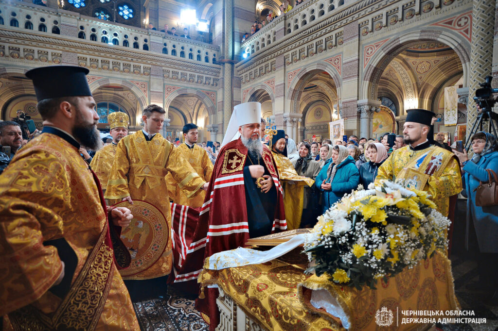 Митрополит Епіфаній здійснив Святкову літургію у Чернівцях