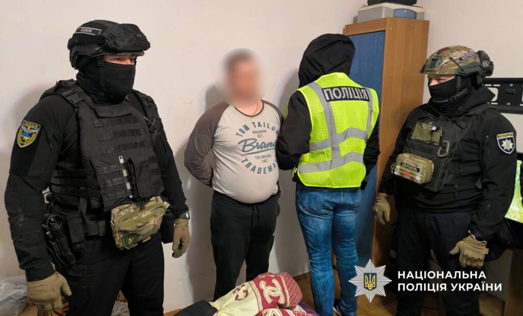 Масштабна спецоперація силовиків на Буковині: викрито групу наркоторговців метадоном