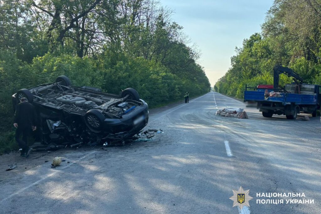 Травмувалися водій та 4 пасажирів. У поліції розповіли подробиці ДТП в Реваківцях
